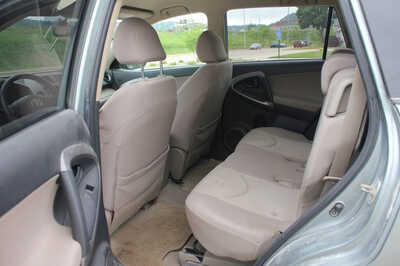 2014 Honda CR-V, $10999. Photo 6
