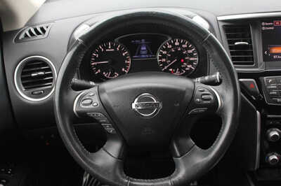 2018 Nissan Pathfinder, $6999. Photo 10
