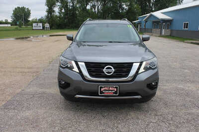 2018 Nissan Pathfinder, $6999. Photo 2