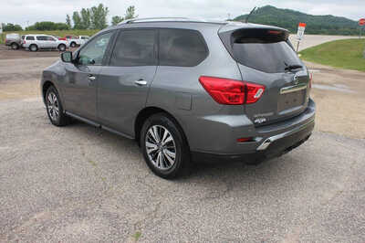 2018 Nissan Pathfinder, $6999. Photo 7