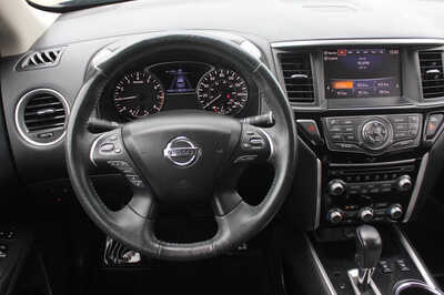 2018 Nissan Pathfinder, $6999. Photo 9