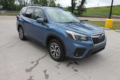 2021 Subaru Forester, $18999. Photo 2