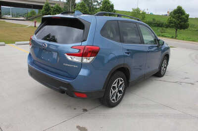 2021 Subaru Forester, $18999. Photo 3
