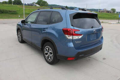 2021 Subaru Forester, $18999. Photo 4