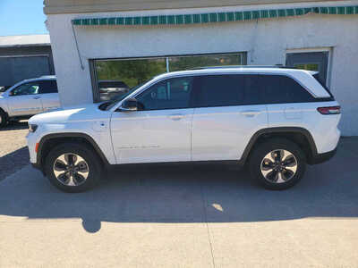 2022 Jeep Grand Cherokee, $23999. Photo 2