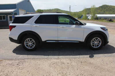 2025 Ford Explorer, $35999. Photo 4