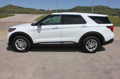 2025 Ford Explorer, $35999. Photo 8
