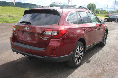 2015 Subaru Outback, $10999. Photo 3