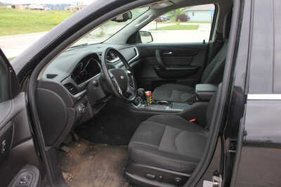 2017 Chevrolet Traverse, $7999. Photo 5