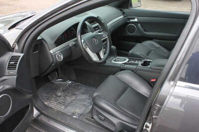 2009 Pontiac G8, $5499. Photo 5