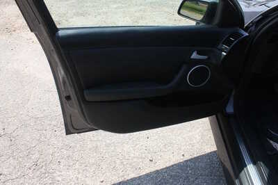 2009 Pontiac G8, $5464. Photo 9