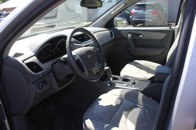 2015 Chevrolet Traverse, $6999. Photo 5