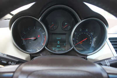 2011 Chevrolet Cruze, $2464. Photo 12