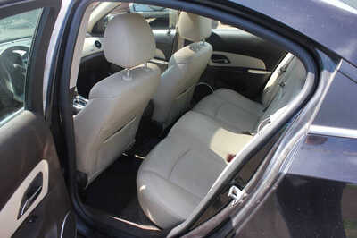 2011 Chevrolet Cruze, $2499. Photo 6