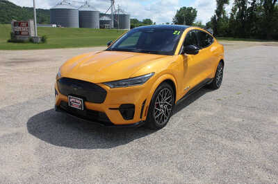 2021 Ford Mustang Mach-E, $28964. Photo 1