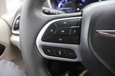 2023 Chrysler Pacifica, $23964. Photo 12