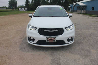 2023 Chrysler Pacifica, $23964. Photo 2