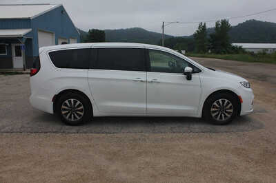 2023 Chrysler Pacifica, $23964. Photo 4