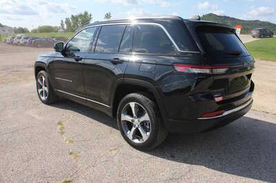 2023 Jeep Grand Cherokee, $24964. Photo 7