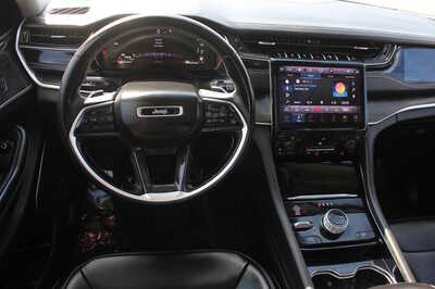 2023 Jeep Grand Cherokee, $24964. Photo 9