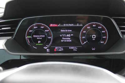2024 Audi Q8, $29999. Photo 11