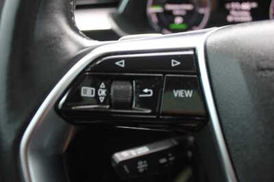 2024 Audi Q8, $29999. Photo 12