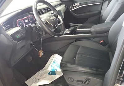 2024 Audi Q8, $31964. Photo 7
