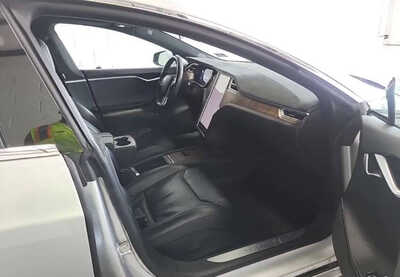 2017 Tesla Model S, $19999. Photo 5