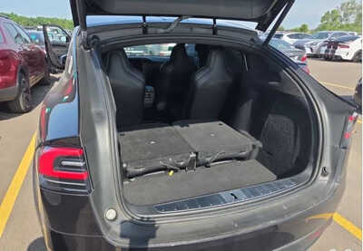 2018 Tesla Model X, $23999. Photo 7