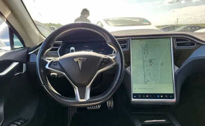 2014 Tesla Model S, $11999. Photo 3