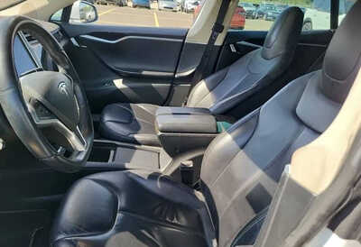 2014 Tesla Model S, $11999. Photo 5