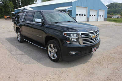 2017 Chevrolet Suburban, $14999. Photo 3
