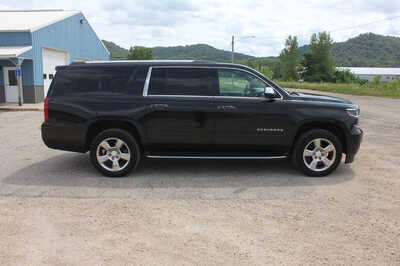 2017 Chevrolet Suburban, $14999. Photo 4