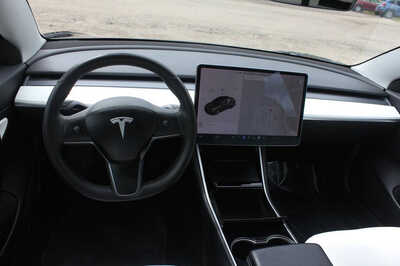2019 Tesla Model 3, $19964. Photo 9
