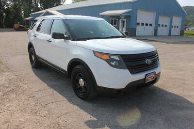 2015 Ford Explorer, $5999. Photo 3