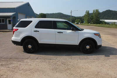 2015 Ford Explorer, $5999. Photo 4