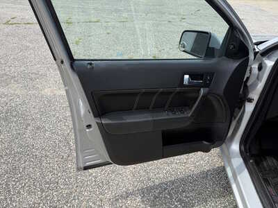 2009 Ford Focus, $2999. Photo 5