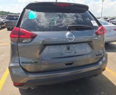 2018 Nissan Rogue, $12499. Photo 2
