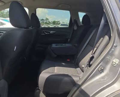 2018 Nissan Rogue, $12499. Photo 5