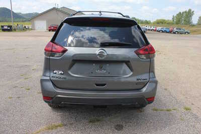 2018 Nissan Rogue, $12499. Photo 8