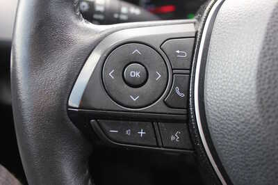 2021 Toyota RAV4, $21999. Photo 12