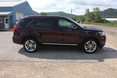 2018 Ford Explorer, $14999. Photo 4