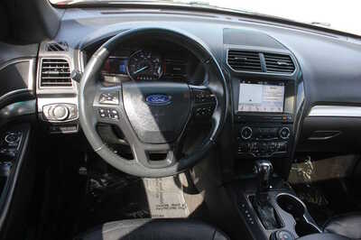 2018 Ford Explorer, $14999. Photo 9