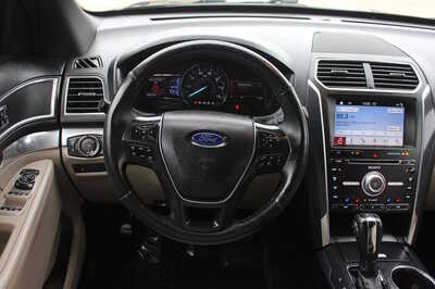 2018 Ford Explorer, $13999. Photo 10