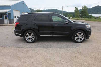 2018 Ford Explorer, $13999. Photo 4