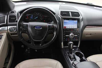 2018 Ford Explorer, $13999. Photo 9