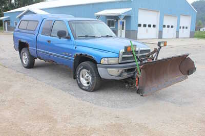2001 Dodge 1500 Ext Cab, $4499. Photo 3