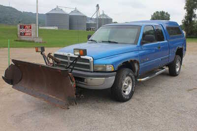 2001 Dodge 1500 Ext Cab, $4499. Photo 1