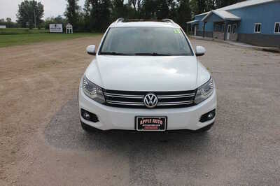 2013 Volkswagen Tiguan, $5999. Photo 2