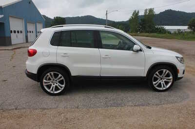 2013 Volkswagen Tiguan, $5999. Photo 4